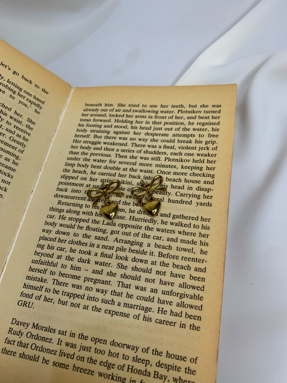 ✨ Elegant Gold Bow Heart Drop Earrings for Women