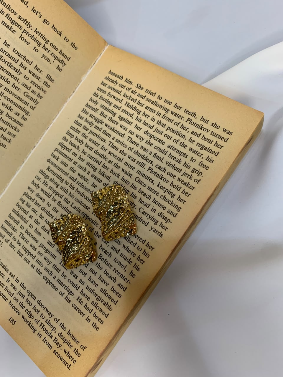 ✨ Vintage Textured Gold Statement Stud Earrings for Women