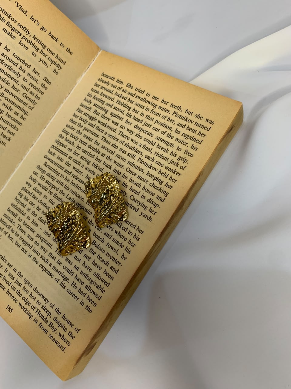 ✨ Vintage Textured Gold Statement Stud Earrings for Women