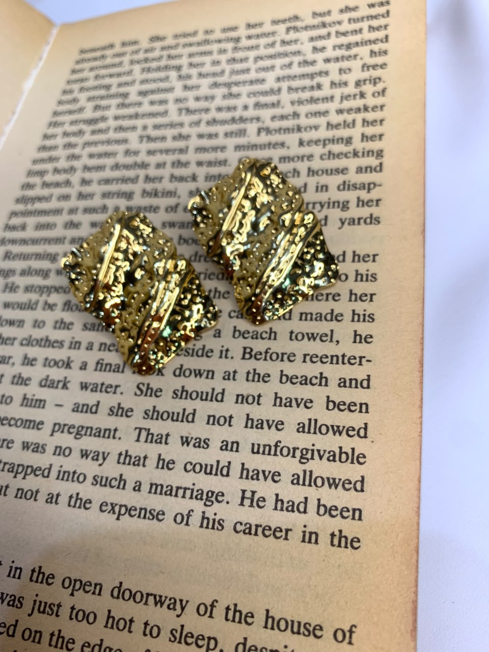 ✨ Vintage Textured Gold Statement Stud Earrings for Women