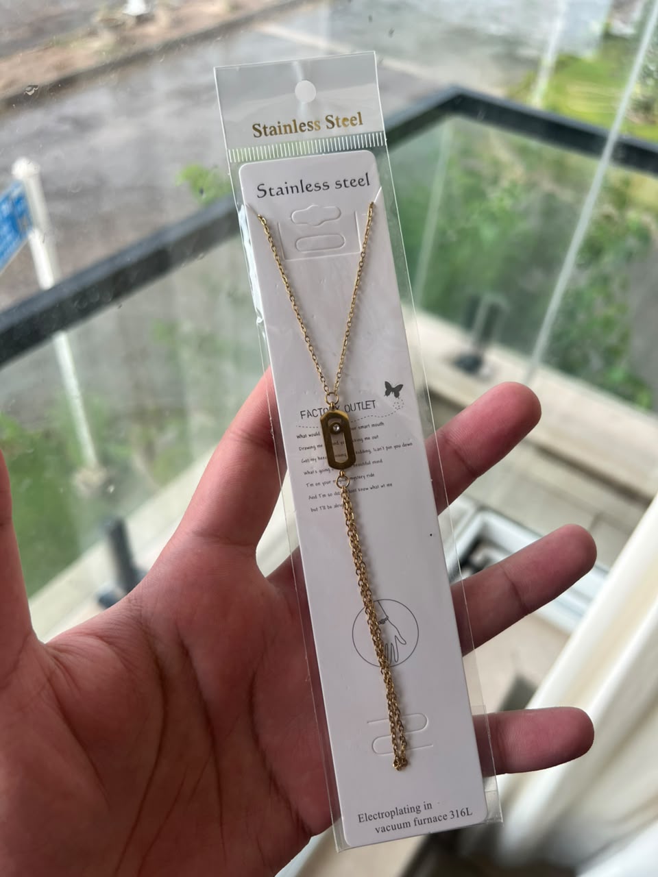 Elegant Gold Stainless Steel Pendant Necklace with Tassel Chain